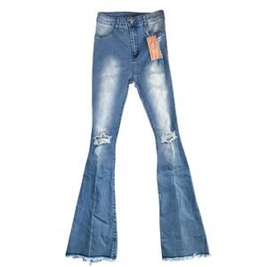 Trendy Light Blue Wash Distressed Jeans - Trendy Style - NWT